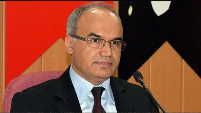 firari-fetocu-adil-oksuzle-baglantili-akademisyen-recep-kaymakcana-istenen-ceza-belli-oldu-1701248328138.jpeg Firari FETÖ'cü Adil Öksüz'le bağlantılı akademisyen Recep Kaymakcan'a istenen ceza belli oldu!-1