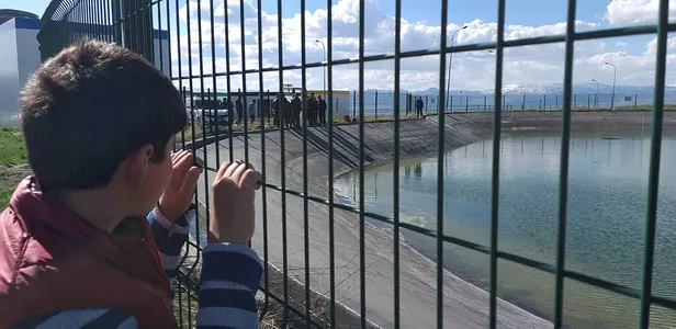 Suni kar yapma göletine giren kuzenler Furkan ve Recep boğuldu-1