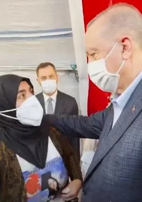diyarbakir-annelerinden-cumhurbaskani-erdogana-senin-sayende-bu-gucu-buluyoruz-1625933374442.jpg Diyarbakır annesinden Başkan Erdoğan’a: Senin sayende bu gücü buluyoruz-2