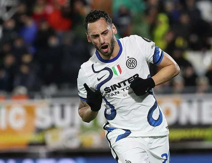 Çalhanoğlu attı Inter kazandı!