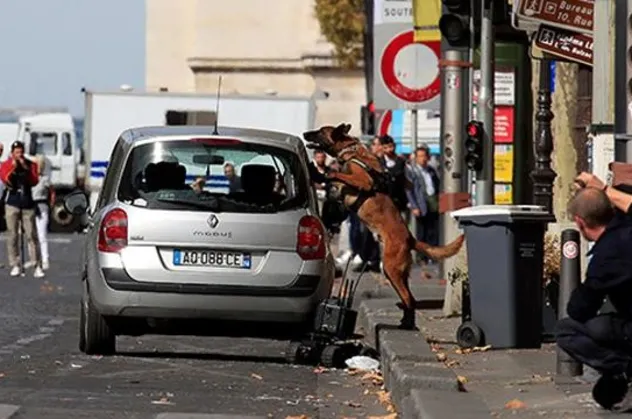 Fransa'nın başkenti Paris'te kırmızı alarm