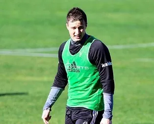 Mitrovic üzgün döndü!