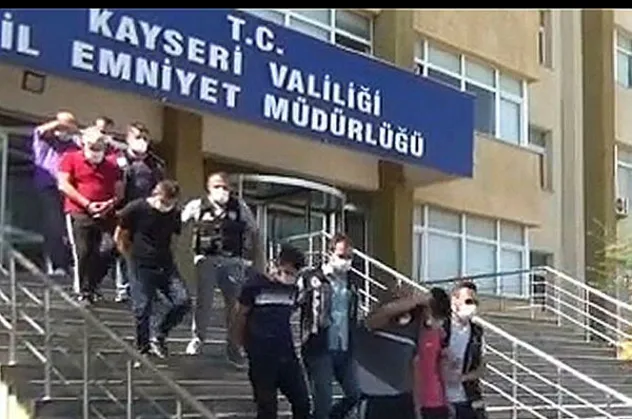 Kayseri'de düzenlenen uyuşturucu operasyonunda  çok sayıda kişi tutuklandı