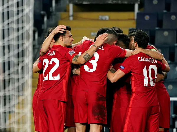 medipol-basaksehir-futbol-takiminda-ve-a-milli-takim-kadrosundaki-1-oyuncu-koronaviruse-yakalandi-1605813286302.jpg Medipol Başakşehir futbol takımında ve A Milli Takım kadrosundaki 1 oyuncu koronavirüse yakalandı-2