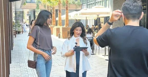 Şebnem Bozoklu Galataport’ta sevenleriyle buluştu