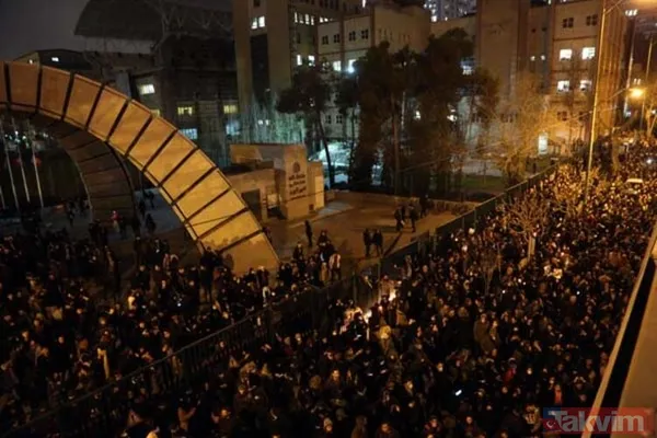 Tahran'da 'Hamaney istifa' sesleri! Anma törene rejim karşıtı gösteriye dönüştü: Ülkeyi rahat bırak - 15