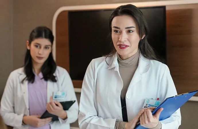 bahar-dizisiyle-ilgili-hic-bilmediginiz-gercek-ilk-sezonun-ardindan-ortaya-cikti-1721488963530.jpg İlk sezonun ardından ortaya çıktı! Bahar dizisiyle ilgili hiç bilmediğiniz gerçek!-8