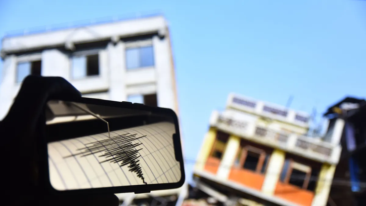 İSTANBUL’DA DEPREM ALARMI | Prof. Dr. Naci Görür’den İstanbul’un 3 ilçesi için deprem uyarısı: Kepçeyi vurun | Evimin altından fay hattı geçiyor mu?