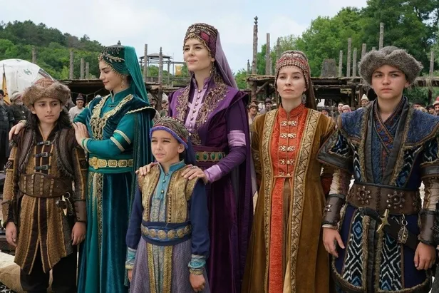 kurulus-osman-bomba-gibi-geliyor-11-kisi-diziye-katildi-bu-hafta-kurulus-osman-var-mi-kurulus-osman-yeni-sezon-1664893037573.jpg Bomba gibi geliyor! 5 Ekim Kuruluş Osman bugün var mı? Kuruluş Osman yeni sezon hangi gün? 11 kişi diziye katıldı!-2