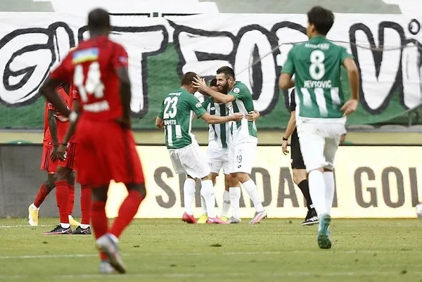 Kartal’da büyük kriz! Konyaspor mağlubiyetinin ardından fatura kime kesilecek?-1