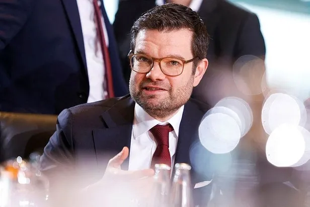 almanyanin-krizle-imtihani-copten-yemek-adimi-1673504315264.jpeg Almanya'nın krizle imtihanı! Çöpten yemek adımı...-3