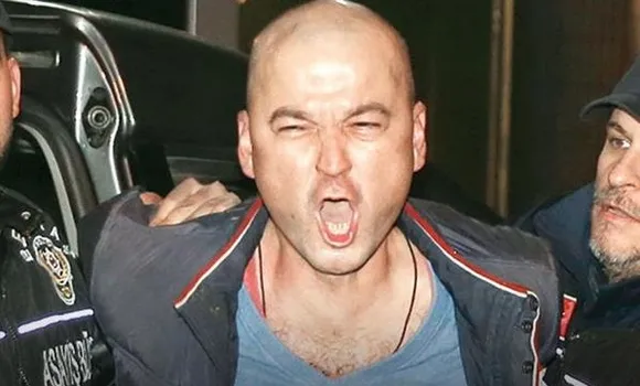 Mazhar Alanson'dan papağan sitemi!-1