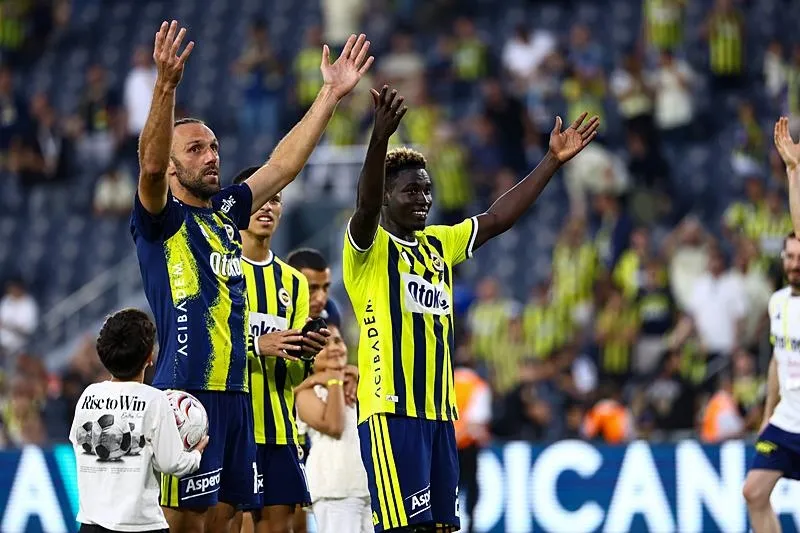 fbahce-icin-lig-simdi-basliyor-1789971677588.jpeg Spor yazarlarından Fenerbahçe yorumları! İsmail Kartal'a çift forvet eleştirisi-3
