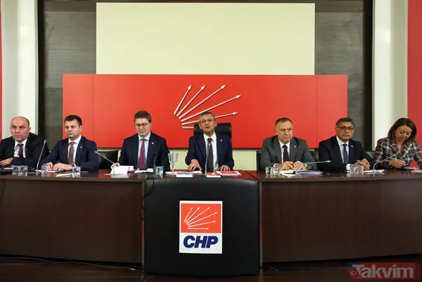 CHP'de büyük savaş başlıyor! İmamoğlu'ndan Özgür Özel'e olay sözler: Adayken Grup Başkanlığı’nı bırakmadı yarın CHP koltuğunu bırakmaz - 13