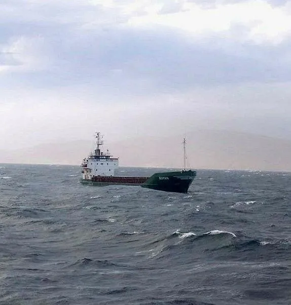 canakkale-bogazi-girisinde-gemi-arizasi-harekete-gecildi-1679983809254.jpeg
