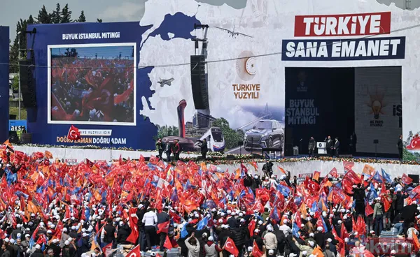 Gün vatan günü! İstanbul'da kutlu zaferin ayak sesleri: Milli irade direnişin sembolü Atatürk Havalimanı'nda Başkan Erdoğan'ı kucakladı - 2