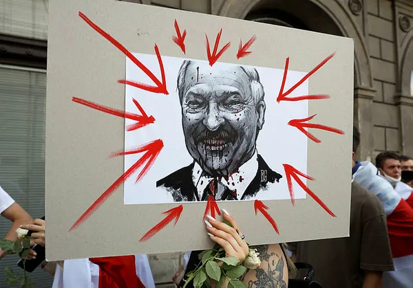 belarus-cumhurbaskani-aleksandr-lukasenko-kendisini-protesto-edenleri-sukunete-cagirdi-1597429035439.jpg Belarus Cumhurbaşkanı Aleksandr Lukaşenko: Durmanız, başınızı iki elinizin arasına alarak sakinleşmeniz lazım-6