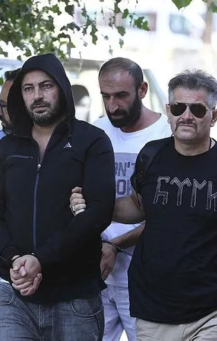 Futbolculara arsa satıyordu