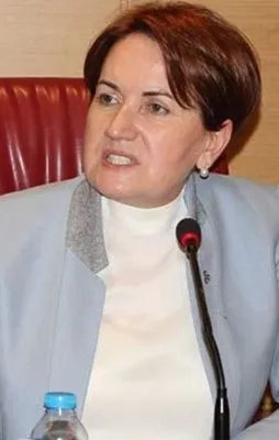 Akşener'in Feto'ya güzelleme yaptığı görüntüler