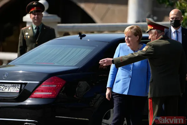 SON DAKİKA: Rusya Devlet Başkanı Putin Almanya Başbakanı Angela Merkel'e çiçek verdi - 14