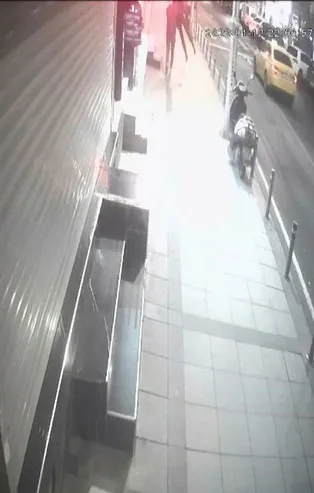 Kıyafeti beğendi mankeniyle beraber çaldı! Yer: Zeytinburnu