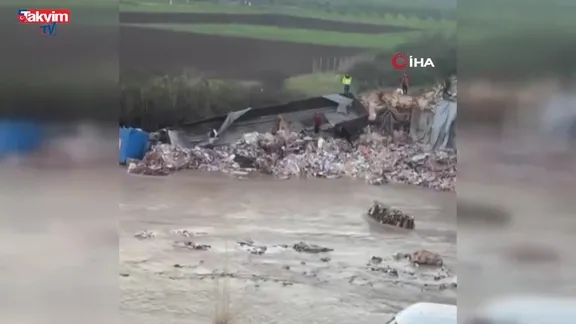 Osmaniye'de feci kaza: Çaya düşen tırın sürücüsü hayatını kaybetti