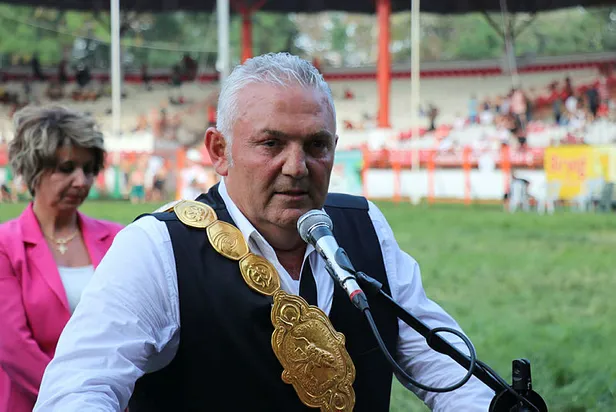 kirkpinar-agasi-seyfettin-selim-kimdir-kac-yasinda-661-kirkpinar-yagli-guresleri-agasi-seyfettin-selim-nereli-1656852108695.jpg Kırkpınar Ağası Seyfettin Selim kimdir, kaç yaşında? 661. Kırkpınar Yağlı Güreşleri ağası Seyfettin Selim nereli, mesleği ne?-4