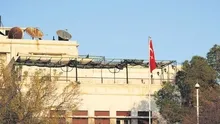Şam Büyükelçiliğine 12 yıl sonra Türk bayrağı asıldı
