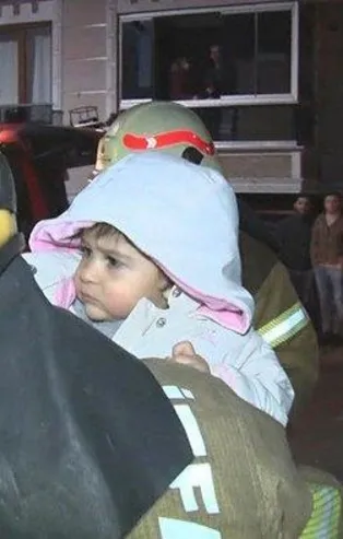 Güngören'de 5 katlı binada yangın