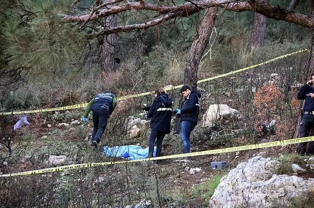 İzmir Bornova'da bir vatandaş yakınını arayıp haber verdikten sonra ormanda intihar etti