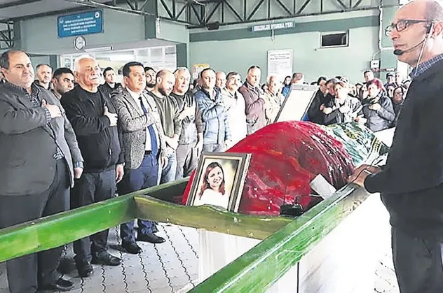 Bebeği ile aynı tabutta