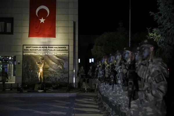 Ömer Halisdemir için şehit düştüğü anıt önünde tören-4