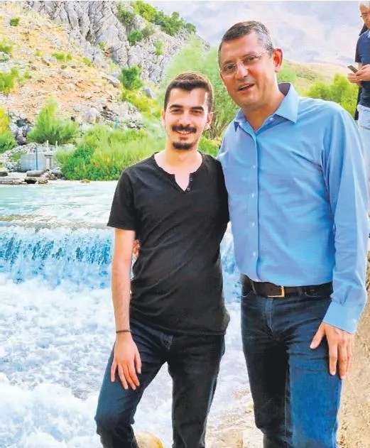 Özgür Özel bedelli askerlik yapanlara savaş açtı: Bedelli askerlik yapan İmamoğlu'na oy istedi! Bu işe yapay zeka bile şaşırdı-4