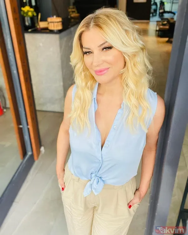 Songül Karlı 'hep bir yerlerin konuşuluyor' diyen oğlunu sallamadı! Bu dekolteyi gören Furkan yine kızacak! Songül Karlı... - 10