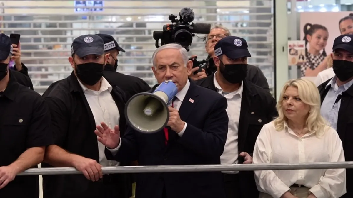 Netanyahu'ya hüsran! İsrail'de sandıklar kapanmadan AVM'de megafonla oy dilendi