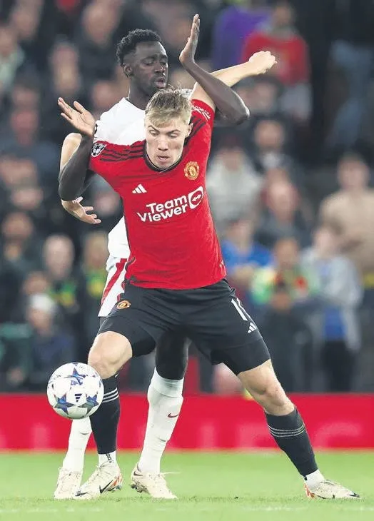 aslan-destan-yazdi-teknik-patron-okan-buruk-manchester-united-zaferini-ozetledi-korkmadik-cekinmedik-ve-basard-1696371186213.jpeg Aslan destan yazdı! Teknik Patron Okan Buruk Manchester United zaferini özetledi: Korkmadık, çekinmedik ve başardık...-4