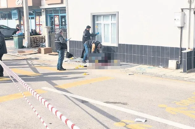 Kıskançlık krizine giren Umutcan İlter sevgilisi  Selcan Dönmezer’i tabanca ile katletti