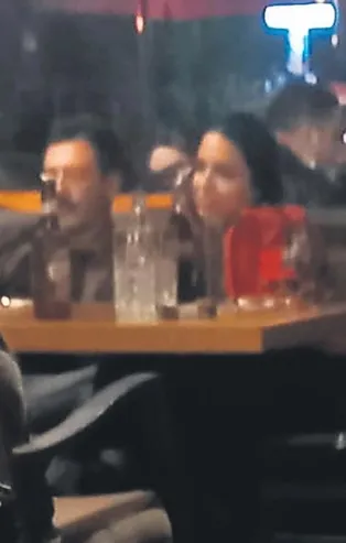 Ünlü oyuncu Burak Sergen'in eşi Nihan Ünsal'ın yasak aşkının belgesi fotoğraflar ortaya çıktı! İşte ihanet kareleri