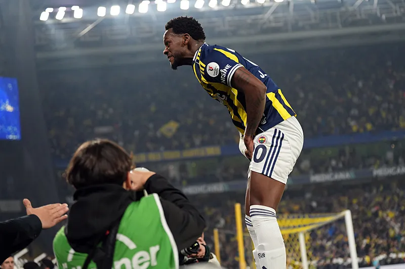 Galatasaray’dan Süper Lig’i ayağa kaldıracak transfer! - 12