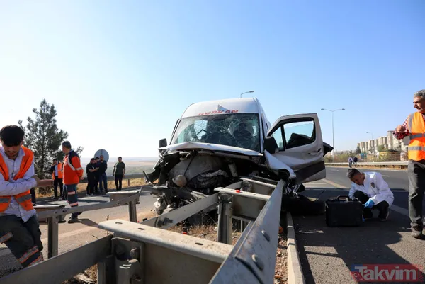Gaziantep'te servis minibüsü kazası: Bariyerlere ok gibi saplandı! - 8