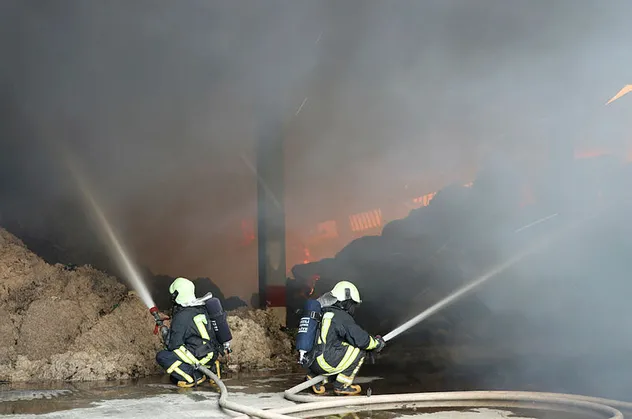 Denizli'de iplik fabrikasında çıkan yangın kontrol altına alındı