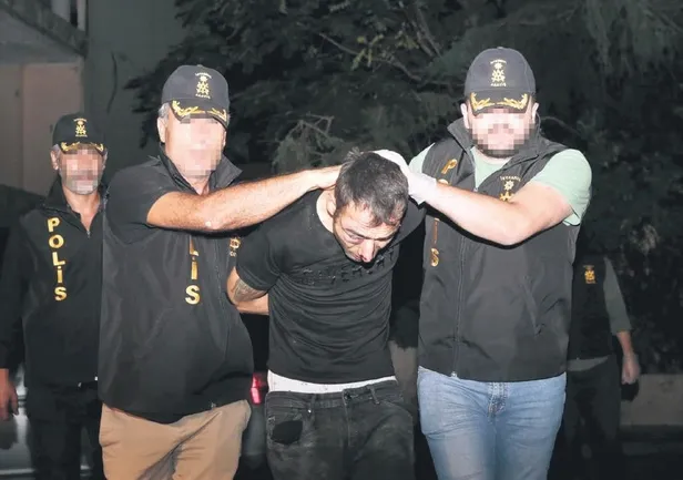 iki-kisiyi-olduren-ikisi-polis-dort-kisiyi-yaralayan-guven-guler-paketlendi-1663631188859.jpeg İki kişiyi öldüren ikisi polis dört kişiyi yaralayan Güven Güler paketlendi-2