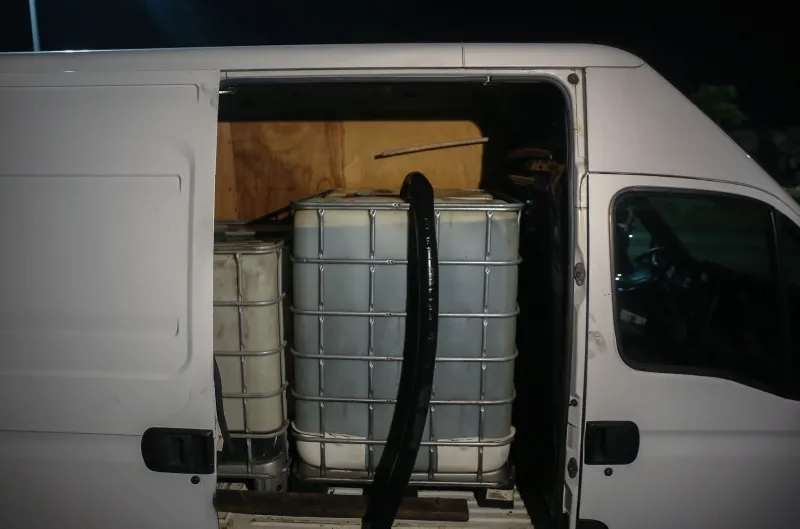 İstanbul'daki akaryakıt çetesini 'evsiz' kılığındaki polis çökertti! - 10