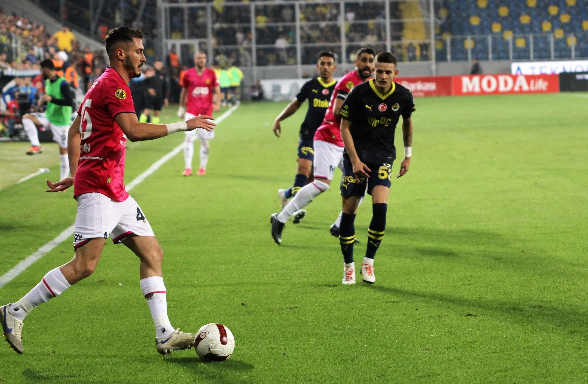 SON DAKİKA TRANSFER HABERLERİ | Galatasaray'da tutunamamıştı Fenerbahçe istiyor! - 16