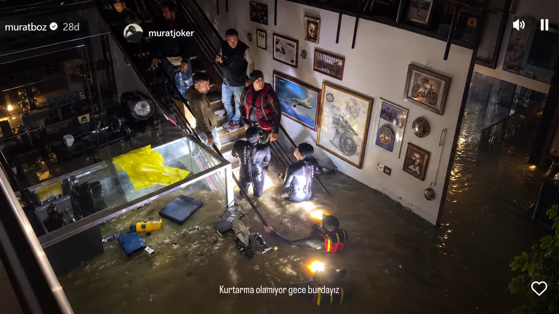 Murat Boz ve Demet Özdemir kurtarıldı! Sel basan stüdyoda korku dolu saatler-13