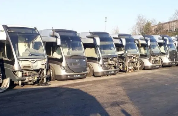 chpde-kiyak-otobus-bakim-ihalelerini-chpli-karabata-vermislerdi-177-otobus-hurdaya-cikti-1655304712666.jpg İBB'de kıyak! Otobüs bakım ihalelerini CHP'li Karabat'a vermişlerdi! 177 otobüs hurdaya çıktı-4
