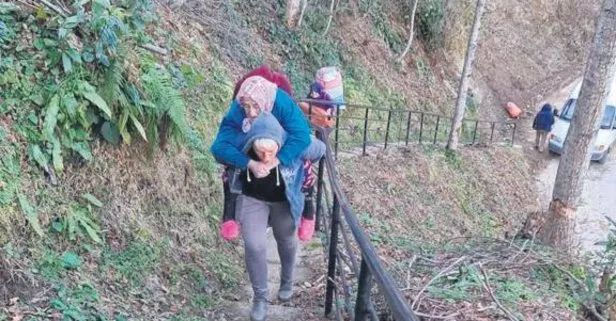 Bu mahallede yaşlıları sırtlarında taşıyorlar: 300 metrelik korku dolu yürüyüş