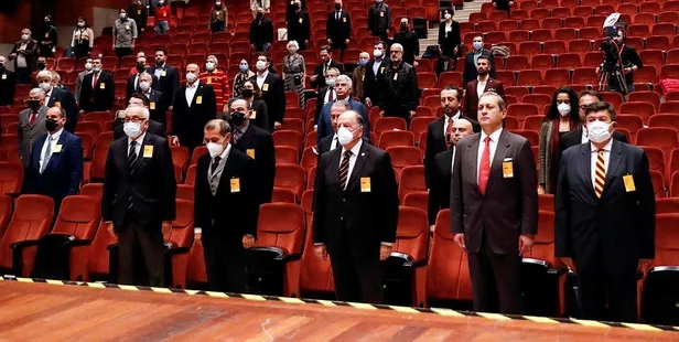 son-dakika-galatasarayda-mustafa-cengiz-yonetimi-2020-yili-icin-ibra-edildi-1634483626093.jpeg Son dakika: Galatasaray'da Mustafa Cengiz yönetimi 2020 yılı için ibra edildi-3