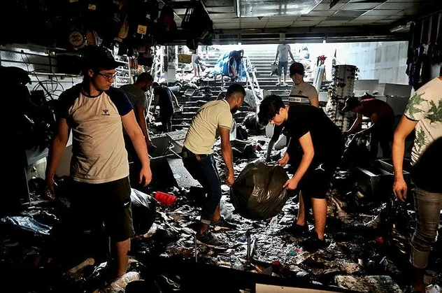 Eminönü'nde yağmurdan etkilenen esnaf: Zararımız 5 milyon TL