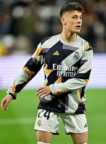 arda-guler-kadroya-alindi-mi-real-madridin-braga-karsisinda-kadrosu-aciklandi-1699371494868.jpeg